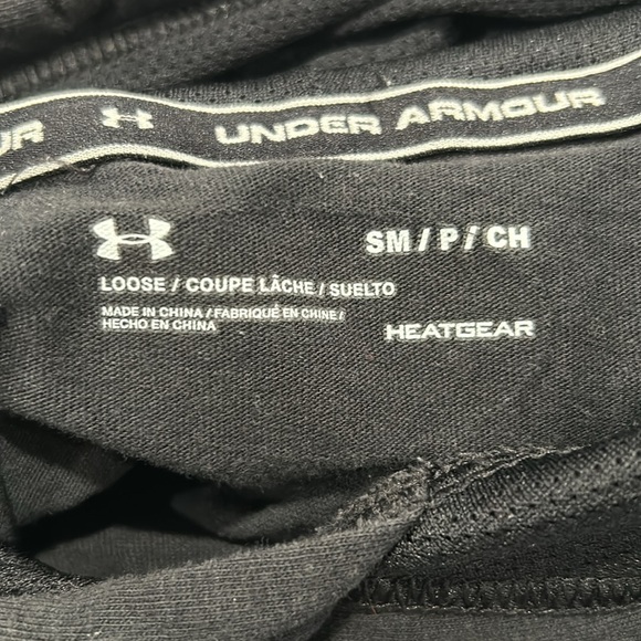 2/25 Size S Under Armour short sleeve hoodie - Picture 8 of 11